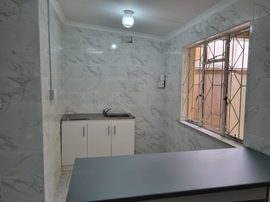 To Let 1 Bedroom Property for Rent in Eikendal Western Cape